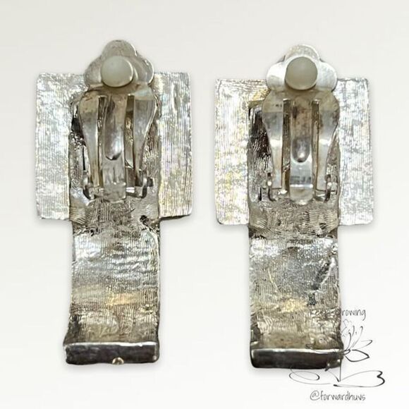 Vintage Glamour: Clip-On Rhinestone Elegance - READ - Picture 6 of 10